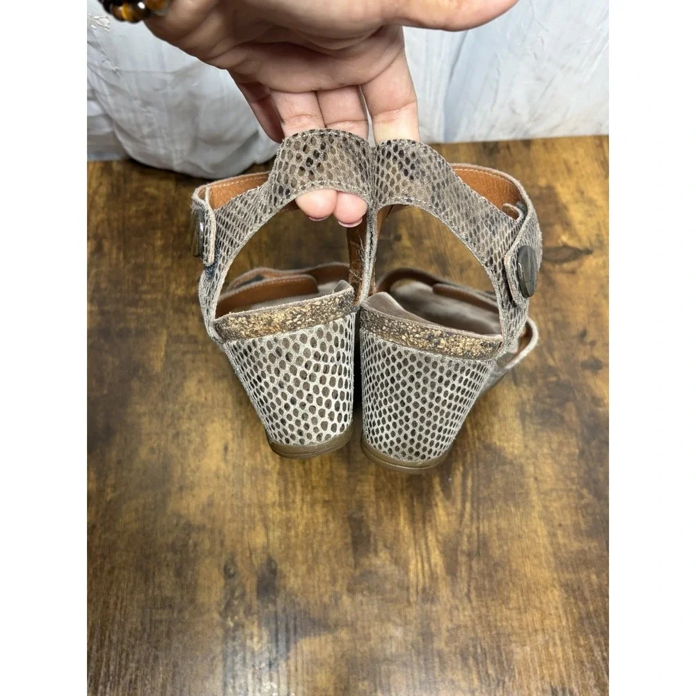 Taos Sandals Carousel Wedge‎ Ankle Strap Snake Print Leather Women's 41 US 10